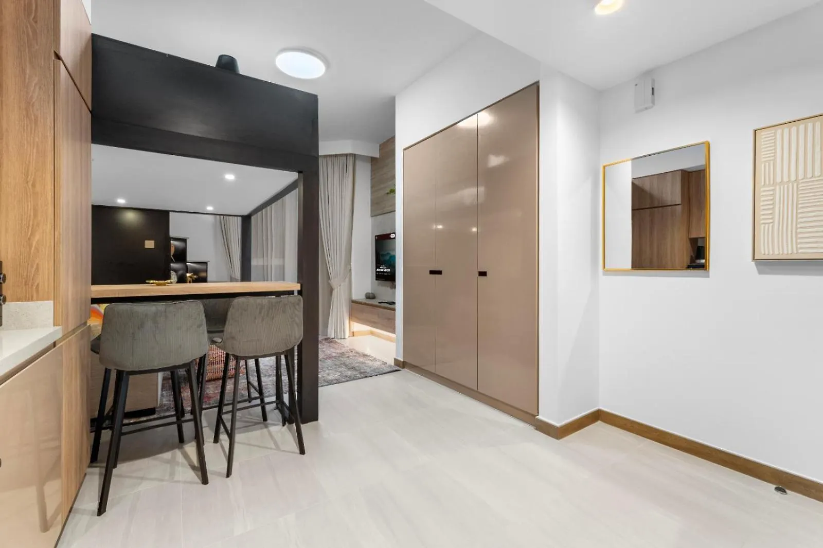New Big Layout 5 Min From Burj Khalifa Dubai Mall